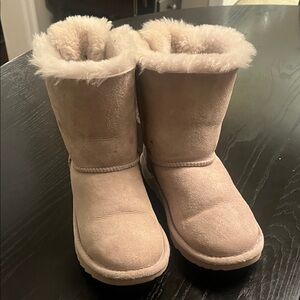 Cozy Grayish Kids Boots